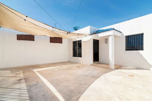 ELEGANT HOUSE / NEAR THE AIRPORT, MERIDA, YUCATAN. HOUSE MR