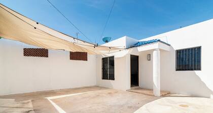 ELEGANT HOUSE / NEAR THE AIRPORT, MERIDA, YUCATAN. HOUSE MR