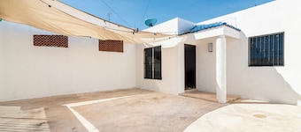 ELEGANT HOUSE / NEAR THE AIRPORT, MERIDA, YUCATAN. HOUSE MR