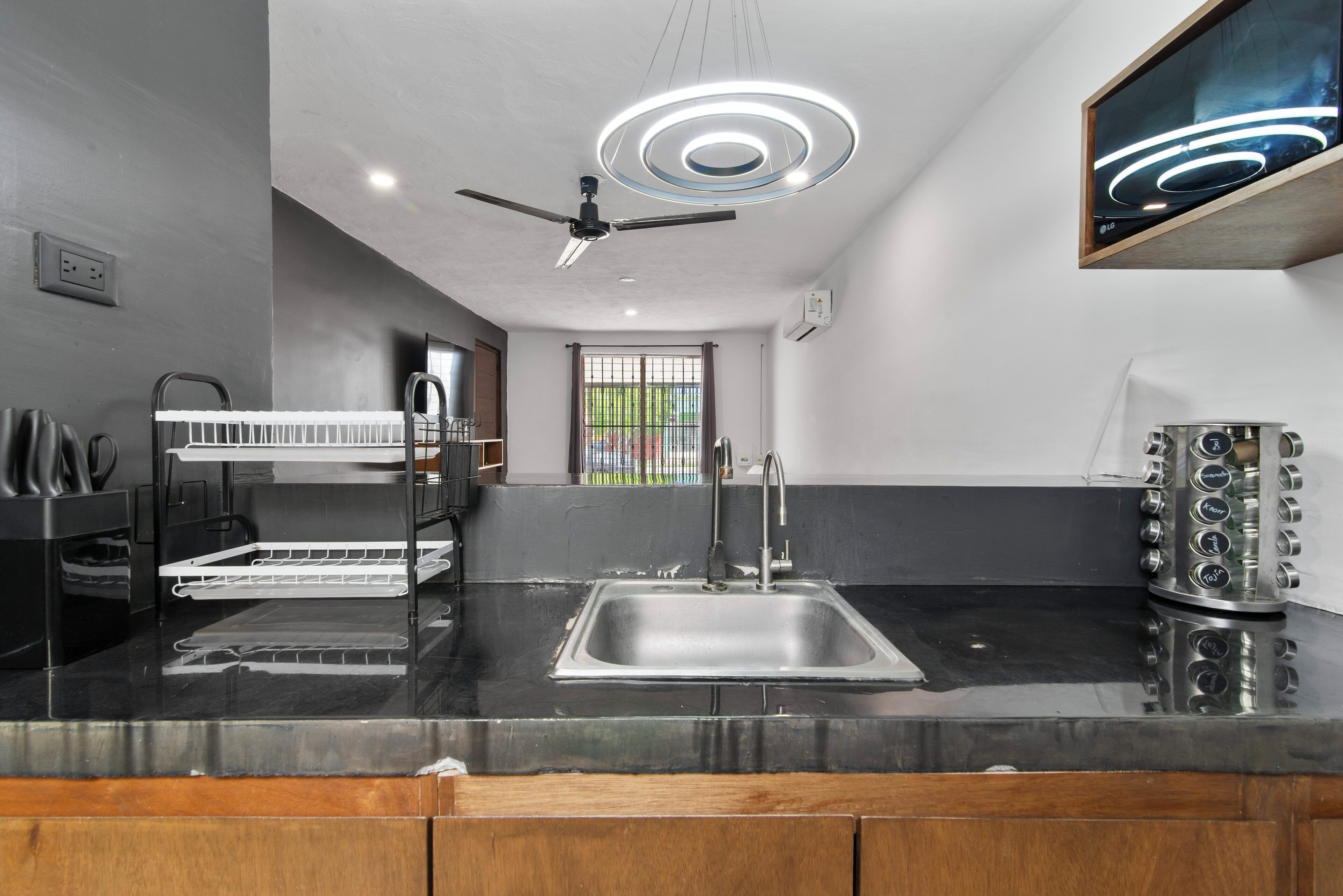 微波爐、爐具、咖啡機/沖茶器、電熱水壺