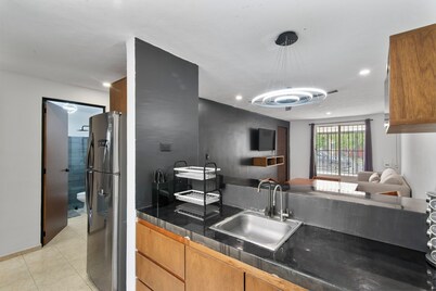 ELEGANT HOUSE / NEAR THE AIRPORT, MERIDA, YUCATAN. HOUSE MR