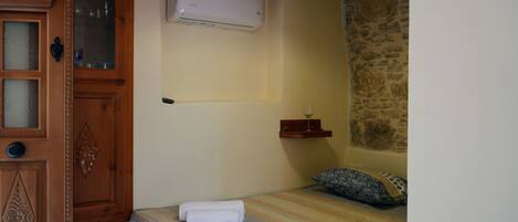 1 dormitorio, tabla de planchar con plancha, wifi gratis y ropa de cama