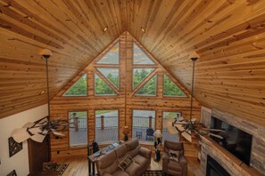 Televisión, chimenea