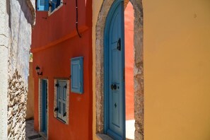 Exterior detail - Symi Uptown Carmine Sea View Studio (Symi)