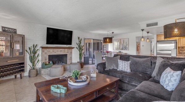 Smart TV - Casa de Melrose 2BR/2BTH Condo Old Town Scottsdale (Scottsdale)