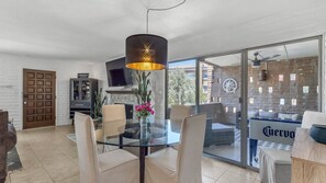 Dining - Casa de Melrose 2BR/2BTH Condo Old Town Scottsdale (Scottsdale)