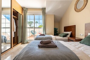 3 室のベッドルーム、アイロン / アイロン台、WiFi (無料)、ベッドシーツ