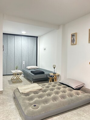 1 bedroom, desk, iron/ironing board, free WiFi