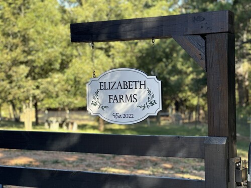 Enjoy a cozy experience at Elizabeth Farms! Close to hiking & equestrian trails.