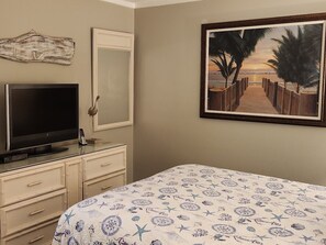 2 bedrooms, iron/ironing board, WiFi, bed sheets - Tropical Treasure (Myrtle beach)