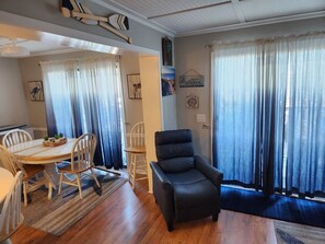 Interior - Tropical Treasure (Myrtle beach)