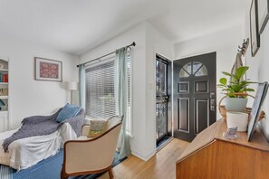 1 bedroom, iron/ironing board, travel cot, WiFi