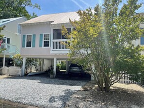 Exterior - Family-Friendly Cottage w/ Porch, Kayaks & Bikes – Short Drive to Bethany (Bethany Beach)
