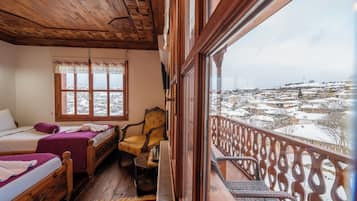 Deluxe Triple Room | Premium bedding, soundproofing, free WiFi, bed sheets