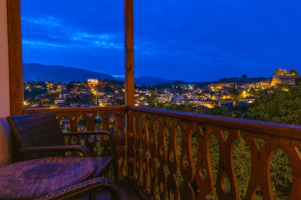 Télévision LCD de 32 pouces avec chaînes par satellite