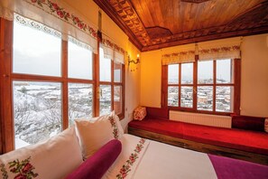 Habitación doble Deluxe | Ropa de cama de alta calidad, insonorizaci ón y wifi gratis 