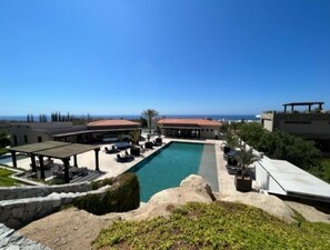 Piscine extérieure, piscine chauffée