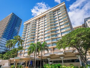 Exterior - Penthouse in Waikiki with ocean & mountain views 5 minutes walk to Waikiki beach (Honolulu)