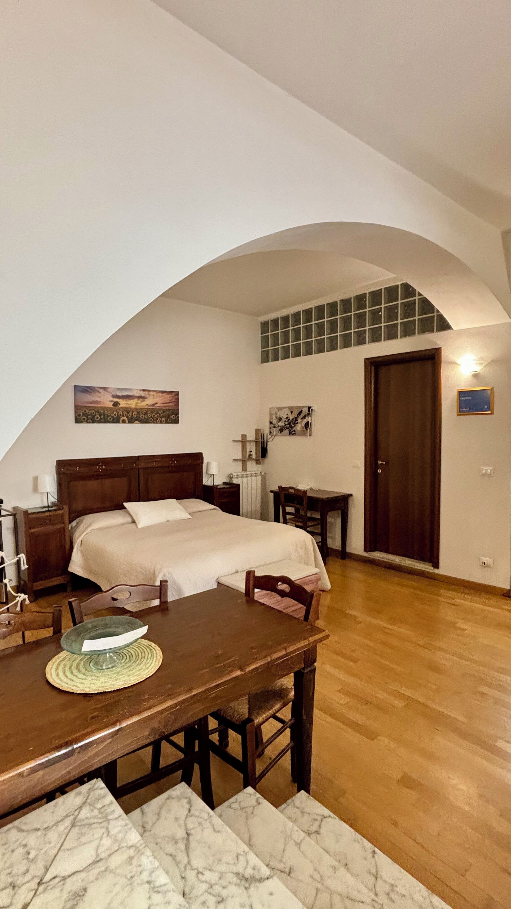 1 Schlafzimmer, Schreibtisch, WLAN, Bettwäsche