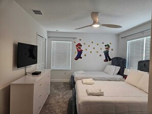 5 bedrooms, iron/ironing board, bed sheets