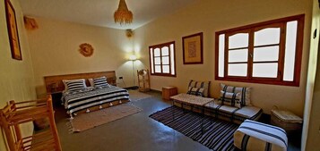 Habitación Confort con 2 camas individuales, 1 cama de matrimonio | Wifi gratis