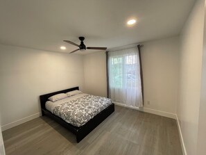 4 chambres, fer et planche à repasser, Wi-Fi, draps fournis