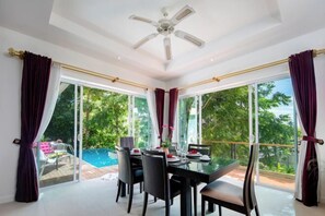 تناول الطعام