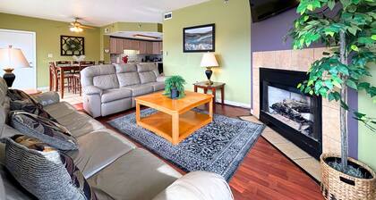 Downtown Pigeon Forge Little Pigeon Hideaway