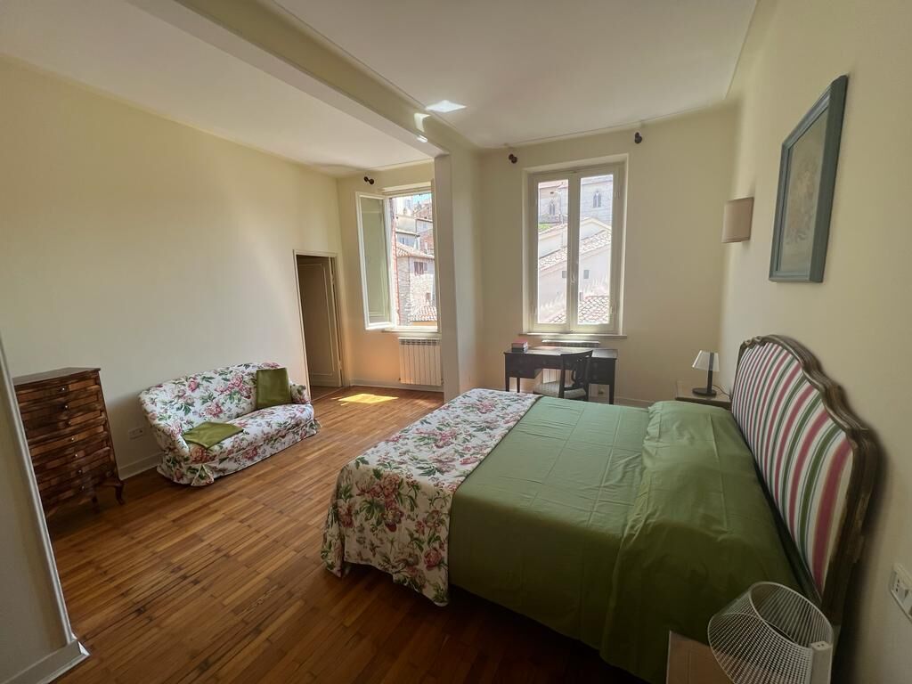 2 habitaciones, escritorio, wifi y ropa de cama 
