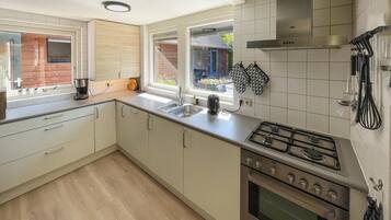 Kühlschrank, Ofen, Herdplatte, Geschirrspüler