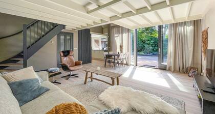 Nice home in Lauwersoog with WiFi