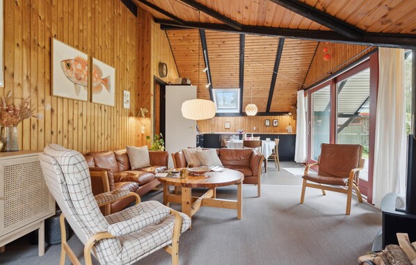 Fireplace - Beautiful home in Hadsund with kitchen (Hadsund)