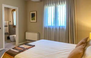 2 habitaciones, cuna de viaje, wifi gratis y ropa de cama 
