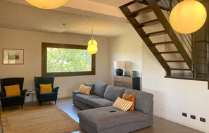 Televisión y chimenea 
