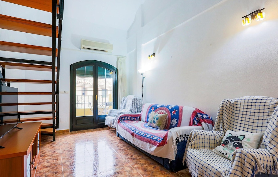 3 Bedroom Stunning Apartment In Los Alcázares - Los Alcázares