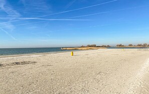 Beach nearby - 2 bedroom amazing home in Makkum (Makkum)