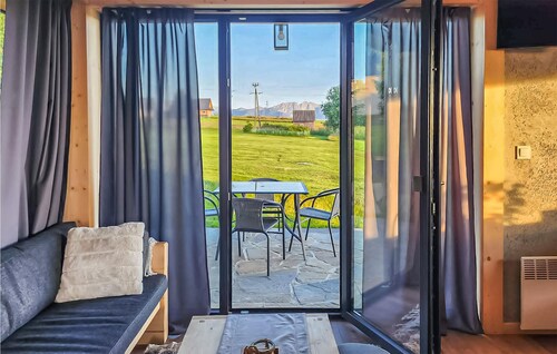 Cozy home in Zakopane with WiFi