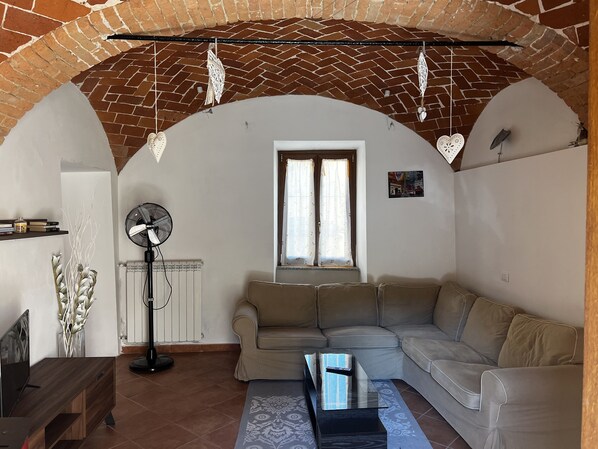 Fireplace - The hamlet (Grazzano Badoglio)