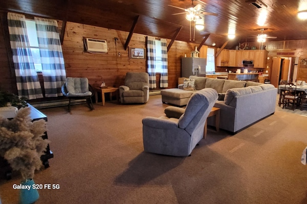 Televisor intel·ligent, llibres i estèreo