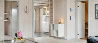 4 bedroom cozy home in Væggerløse
