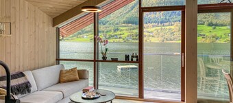 2 bedroom cozy home in Straumgjerde