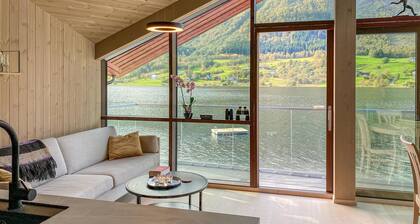 2 bedroom cozy home in Straumgjerde