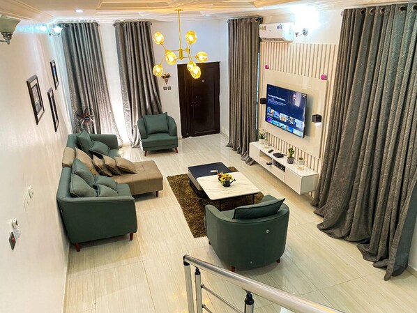 House | Living area - 4 Bedroom Semi Detached Duplex (Lekki)
