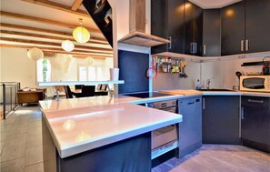 Kylskåp, ugn och diskmaskin