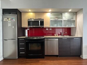 Cookware/dishes/utensils