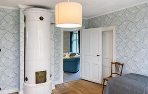 4 bedrooms, travel crib, free WiFi