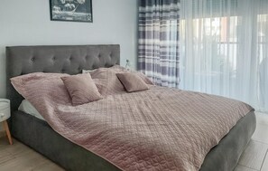 1 bedroom, travel cot, free WiFi