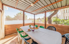 Outdoor dining - Stunning home in Alcanar (Alcanar)