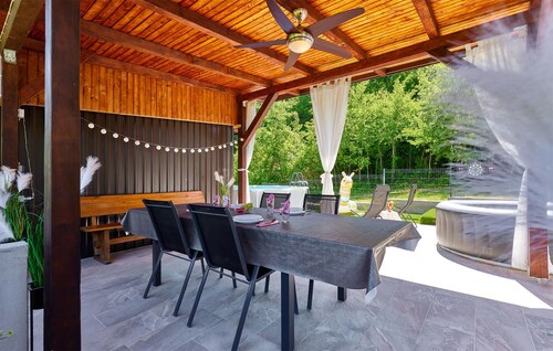 2 bedroom amazing home in Donja Lomnica