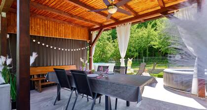 2 bedroom amazing home in Donja Lomnica